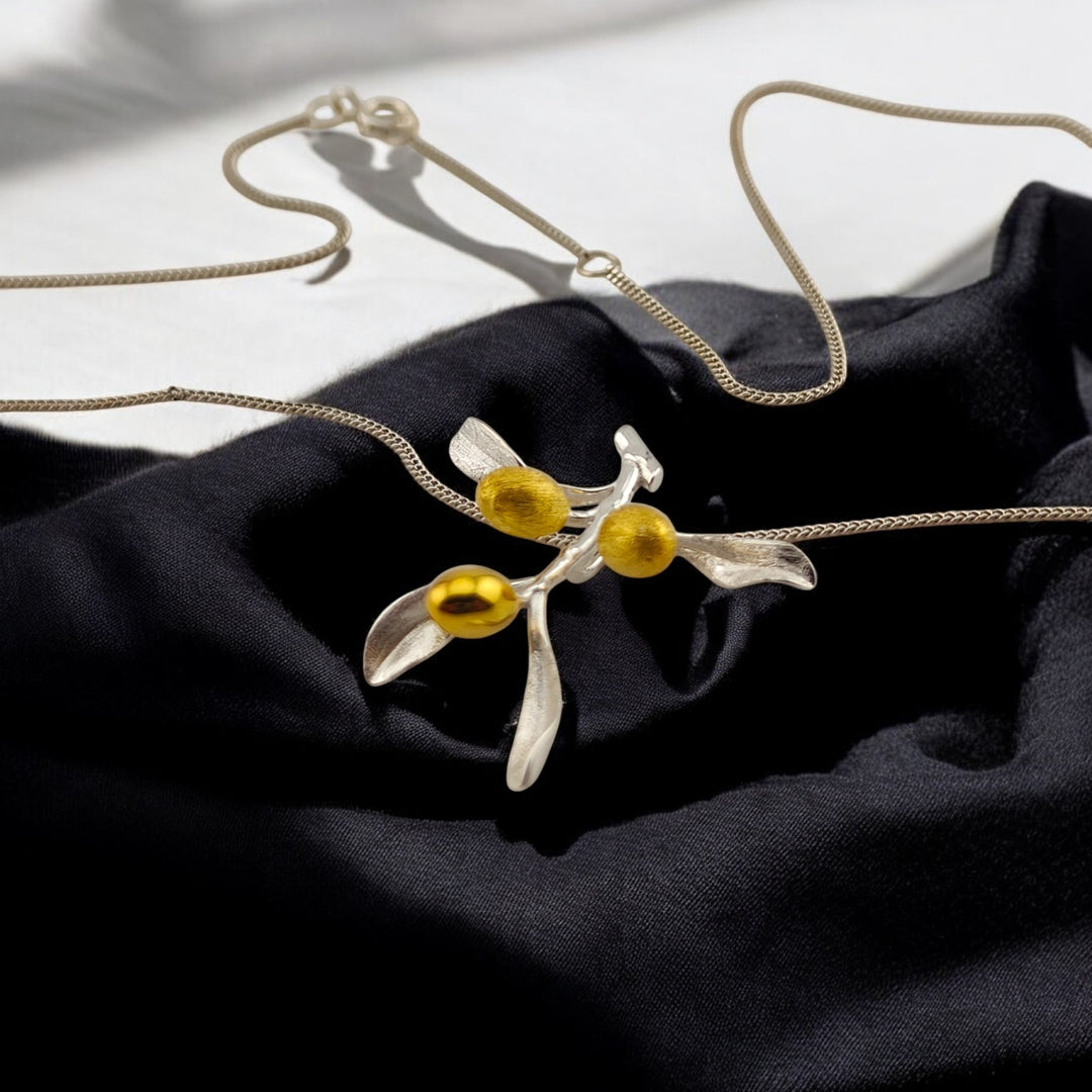 Close-up of handmade olive branch necklace chain and clasp – RossJewelrys